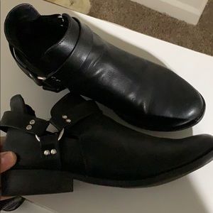 Short black boots